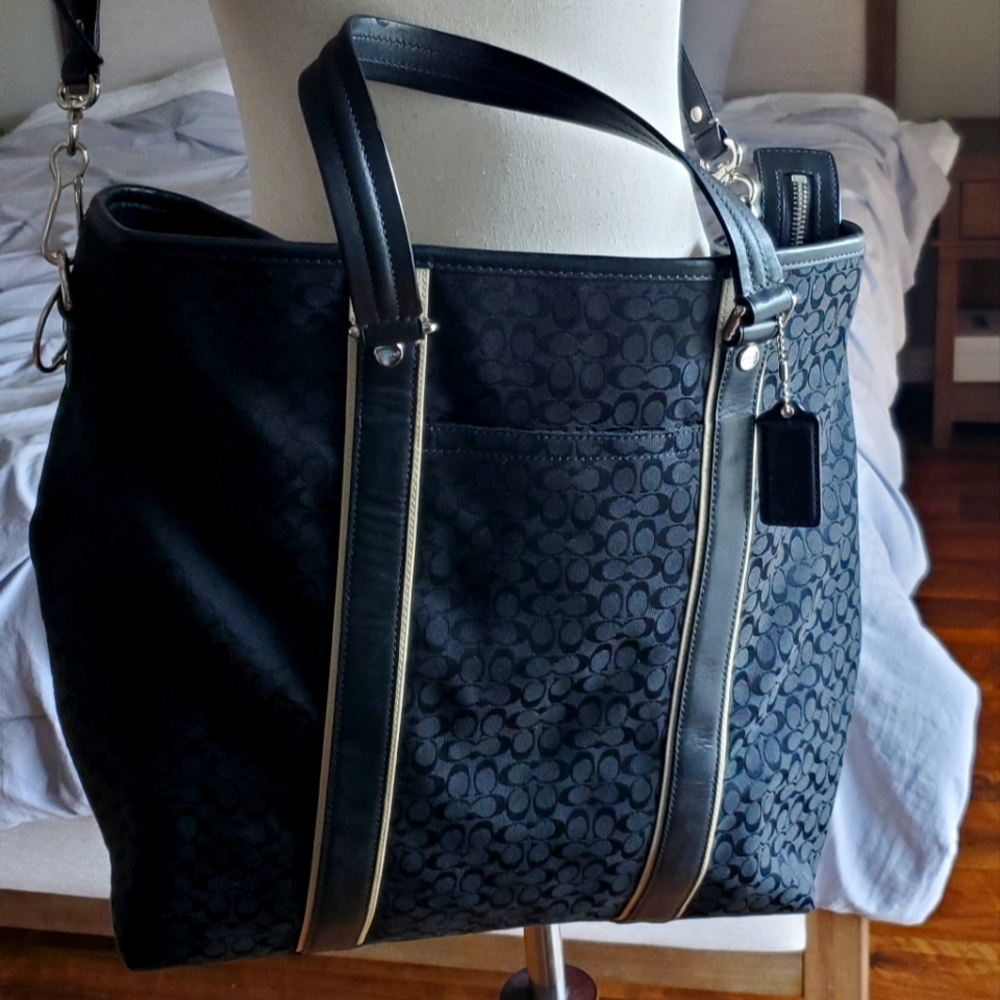 Coach Signature Vintage Tote/Travel Bag: Black Jacquard/ Leather/ Green Lining.